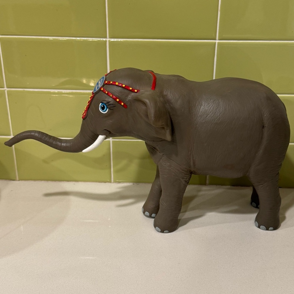 Ringling Brothers Barnum & Bailey "The Greatest Show on Earth" Rubber Elephant - Picture 3 of 6